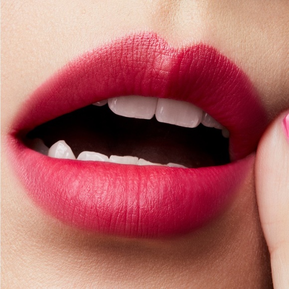 MAC Love Me Lipstick Nine Lives - Picture 13 of 16